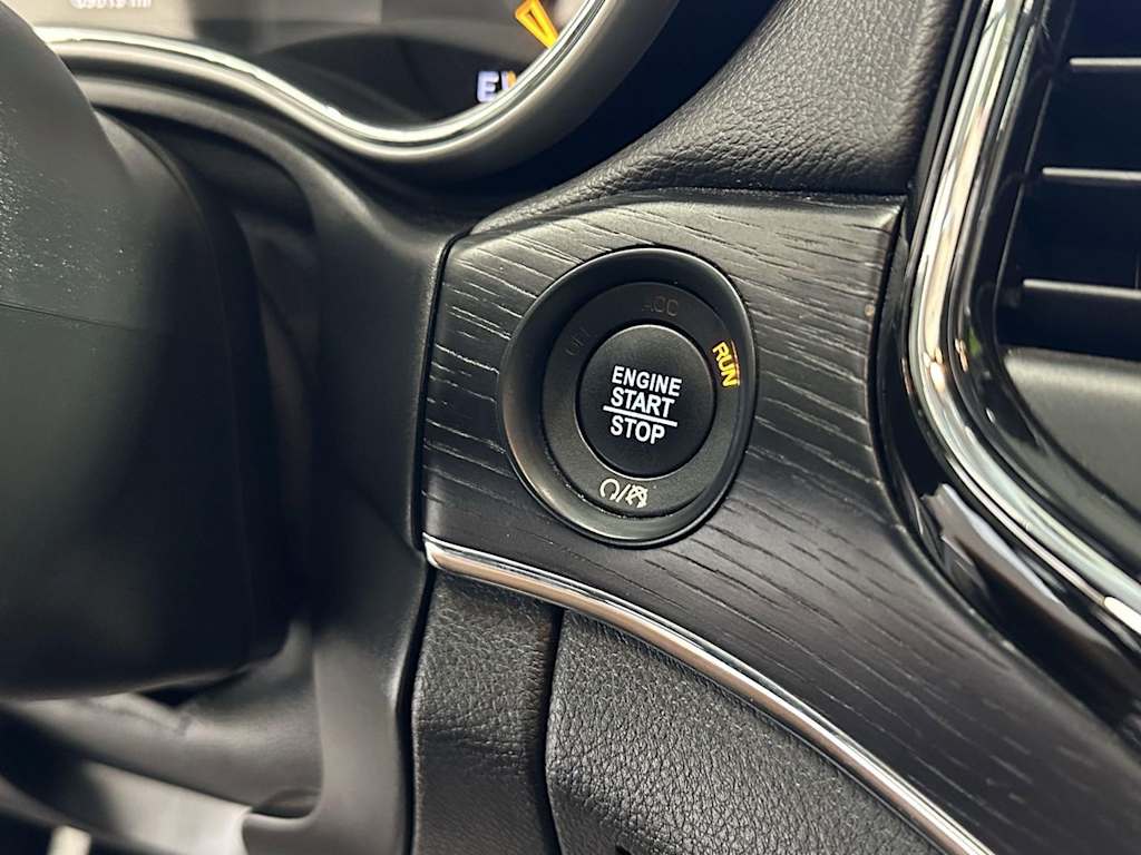 Thumbnail: 2021 Jeep Grand Cherokee - 24