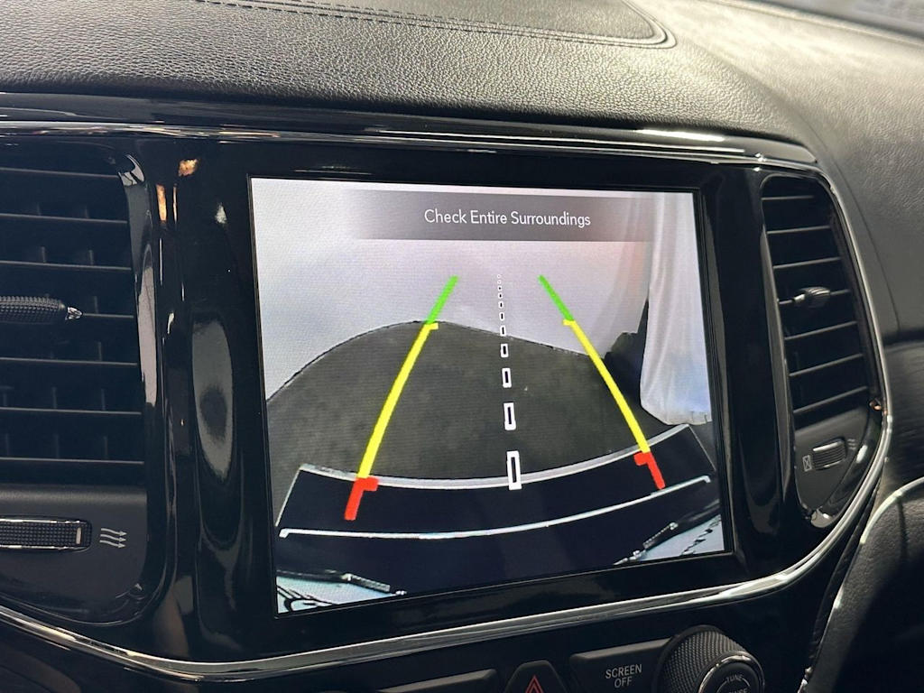 Thumbnail: 2021 Jeep Grand Cherokee - 12