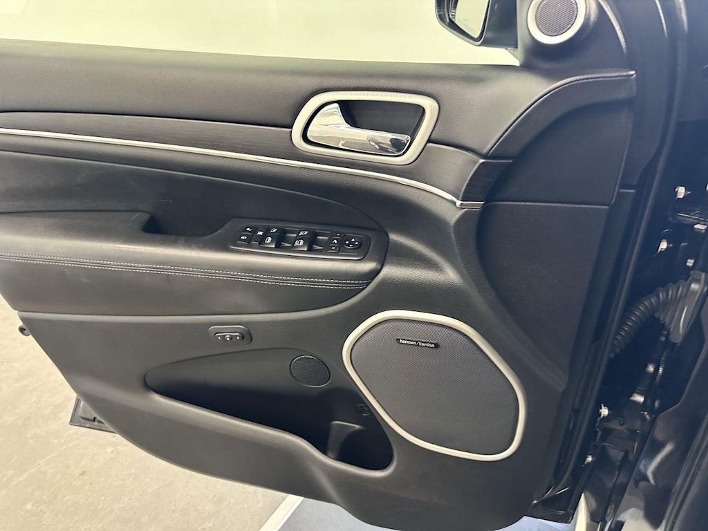 Thumbnail: 2021 Jeep Grand Cherokee - 20