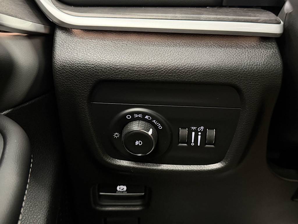 Thumbnail: 2024 Jeep Grand Cherokee - 18