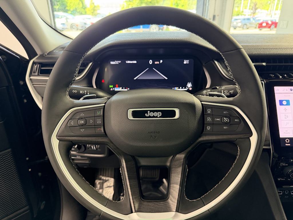 Thumbnail: 2024 Jeep Grand Cherokee - 9