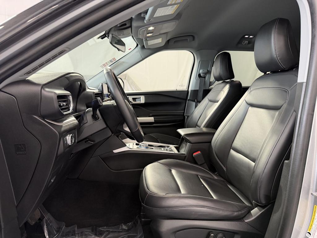 Thumbnail: 2022 Ford Explorer - 9