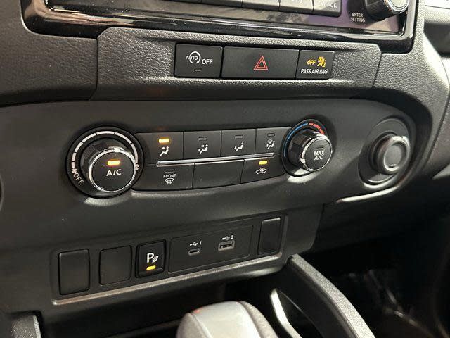 Thumbnail: 2023 Nissan Frontier - 24