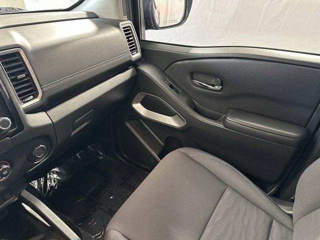 Thumbnail: 2023 Nissan Frontier - 25