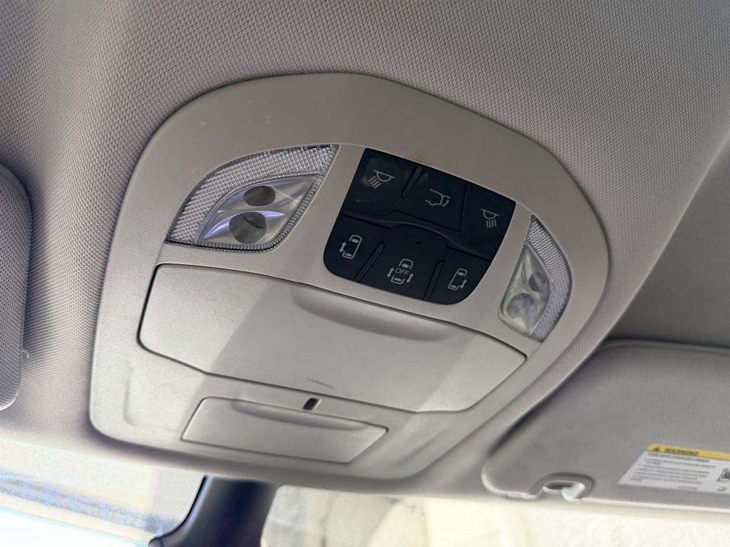 Thumbnail: 2023 Chrysler Pacifica - 20
