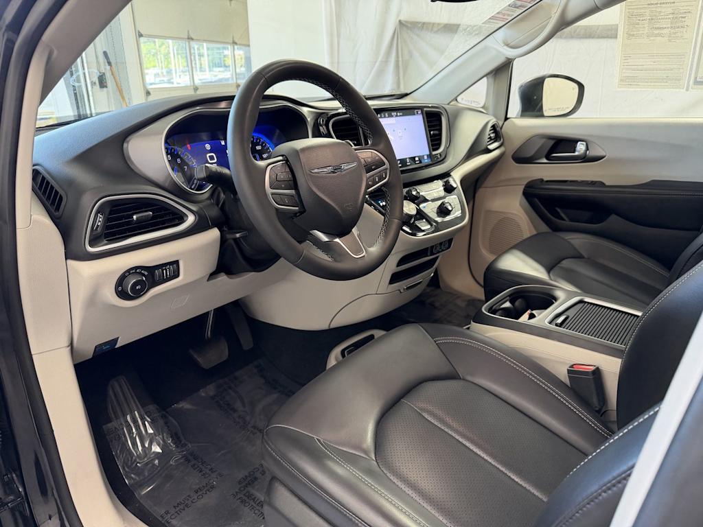 Thumbnail: 2023 Chrysler Pacifica - 2