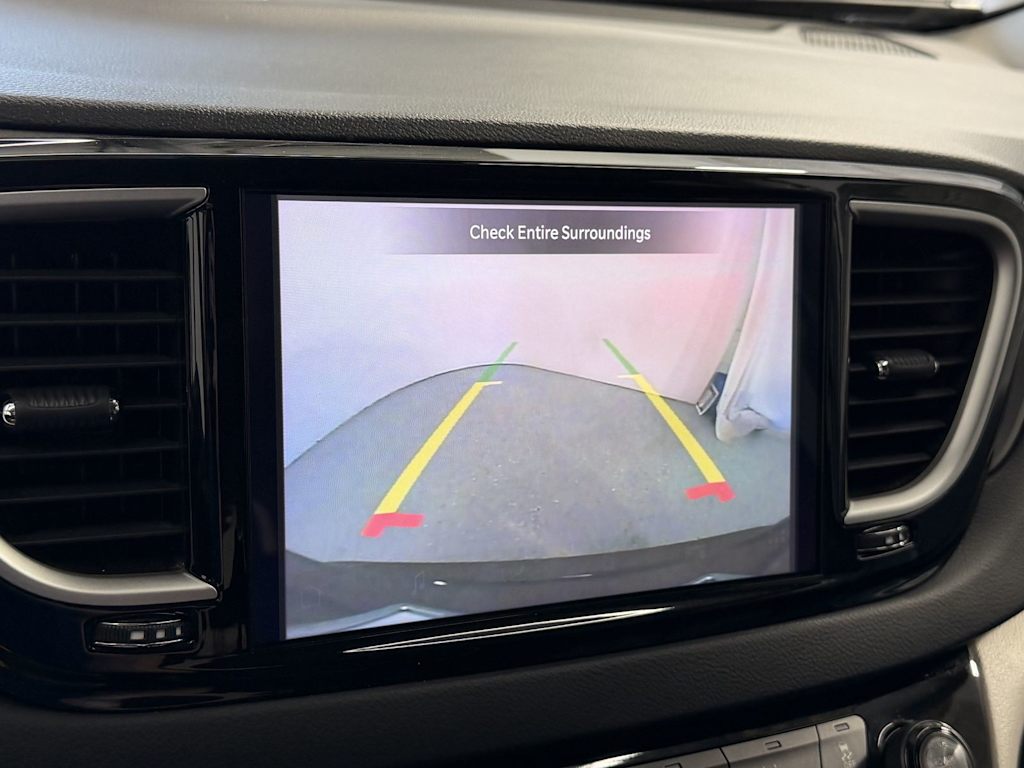 Thumbnail: 2023 Chrysler Pacifica - 11