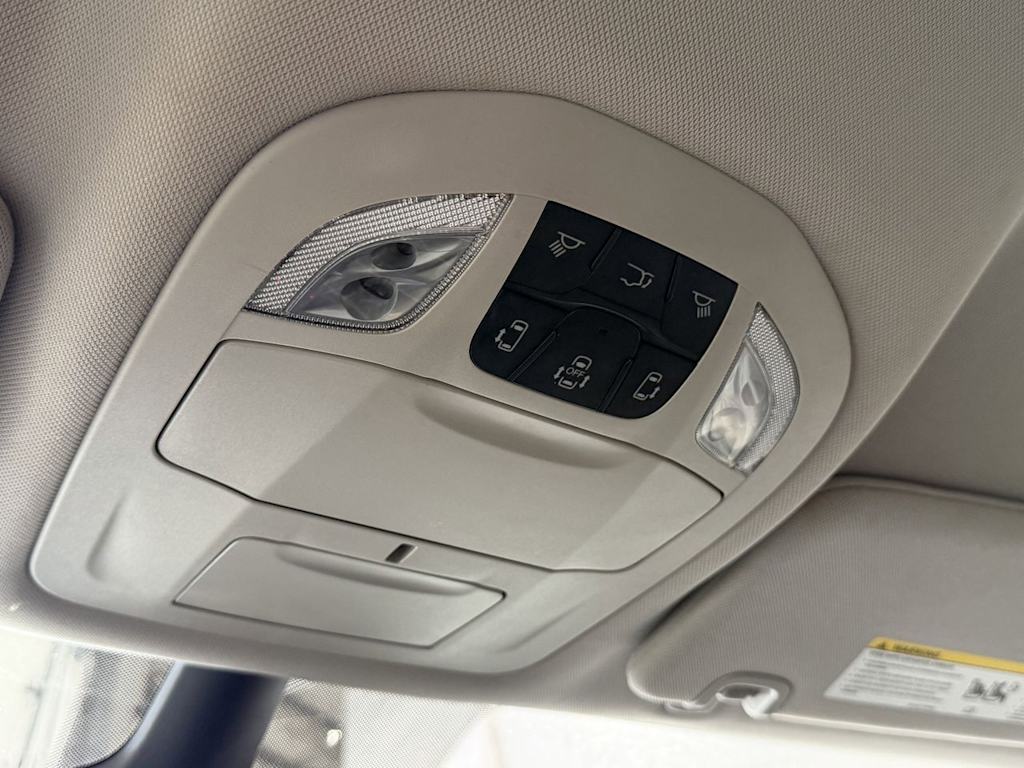 Thumbnail: 2023 Chrysler Pacifica - 22