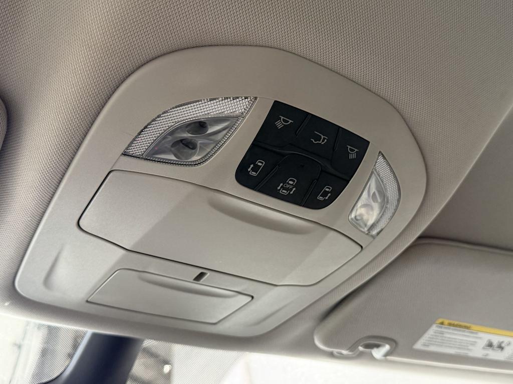 Thumbnail: 2023 Chrysler Pacifica - 22