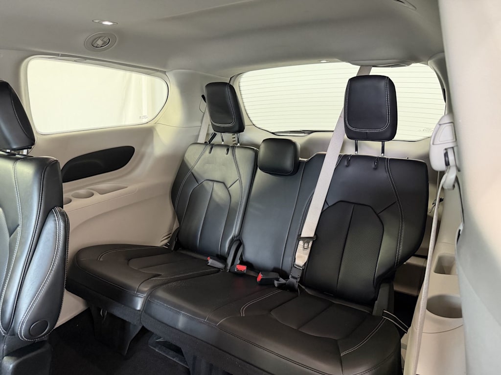 Thumbnail: 2023 Chrysler Pacifica - 18