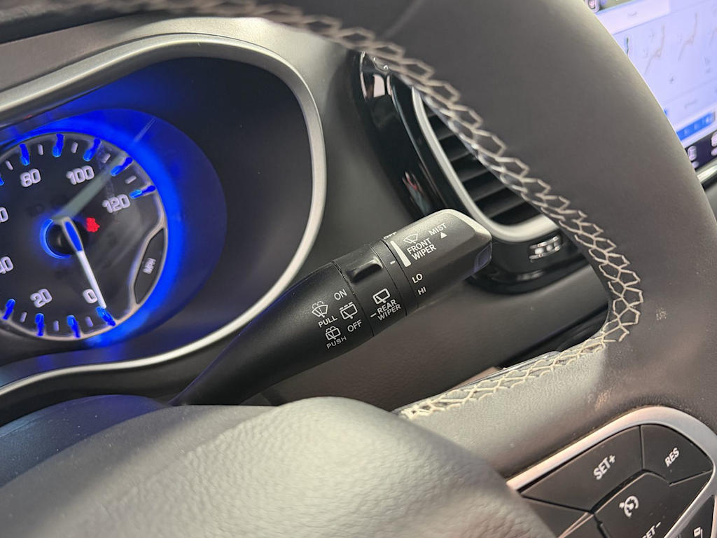 Thumbnail: 2023 Chrysler Pacifica - 13