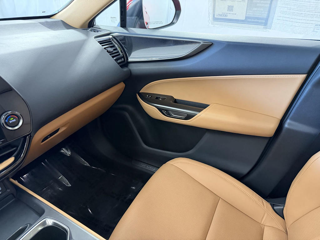 Thumbnail: 2024 Lexus ES - 25