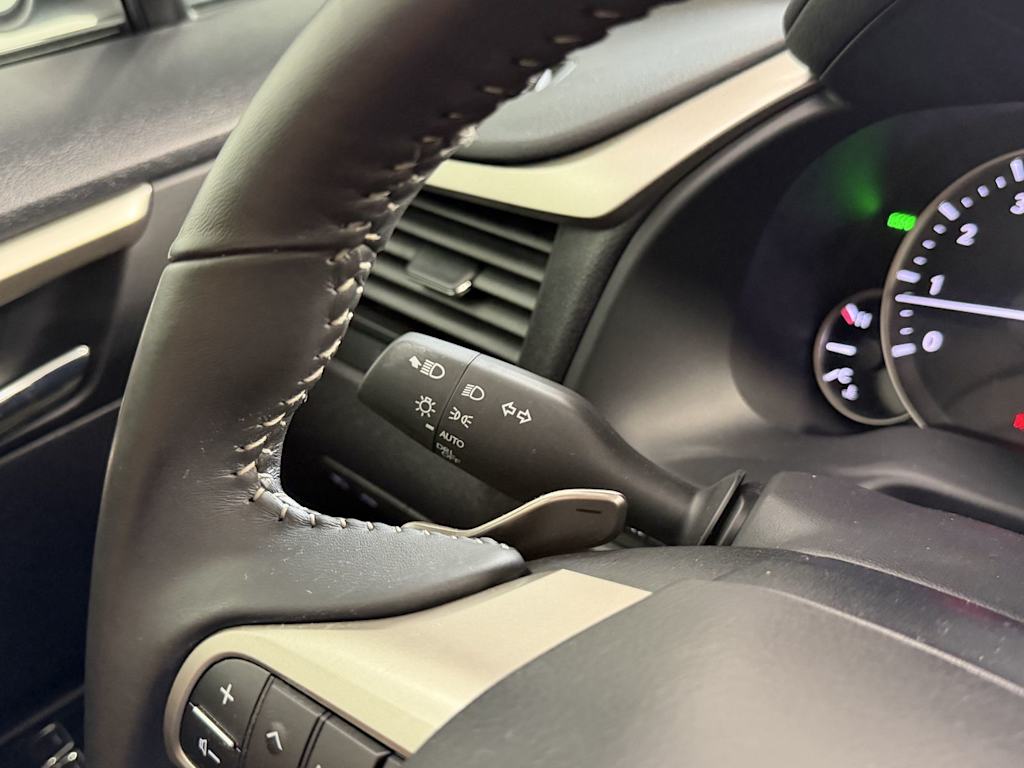 Thumbnail: 2020 Lexus RX - 20