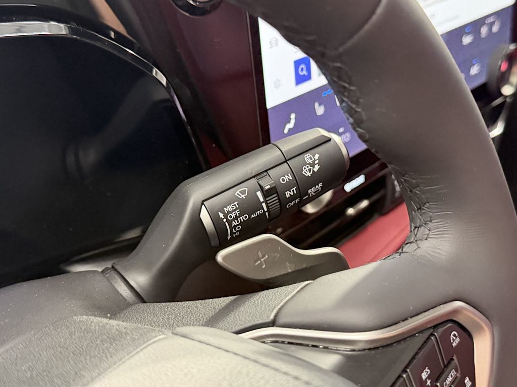 Thumbnail: 2024 Lexus ES - 7