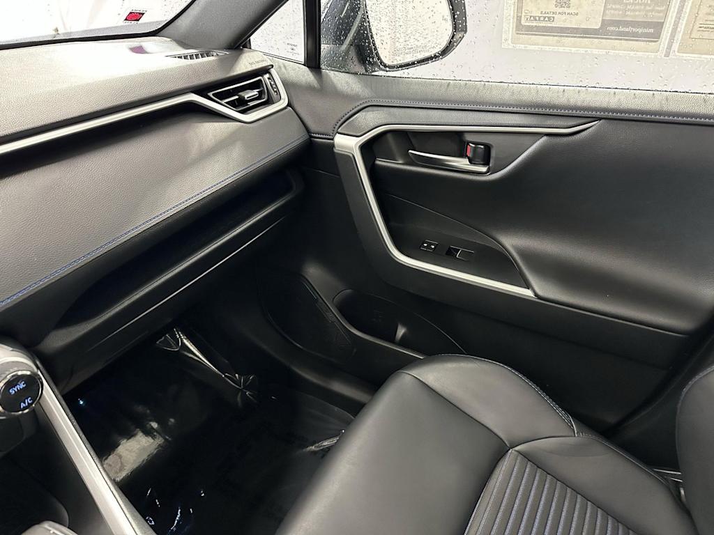 Thumbnail: 2019 Toyota RAV4 - 25