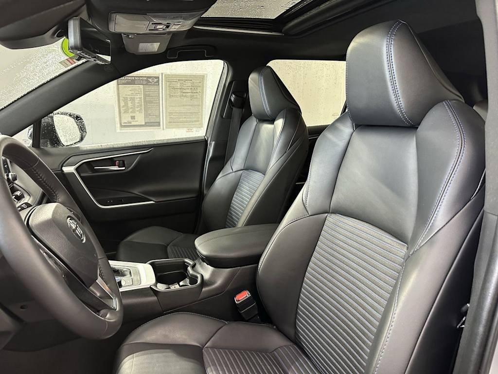 Thumbnail: 2019 Toyota RAV4 - 8