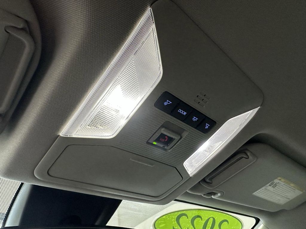 Thumbnail: 2022 Toyota RAV4 - 21