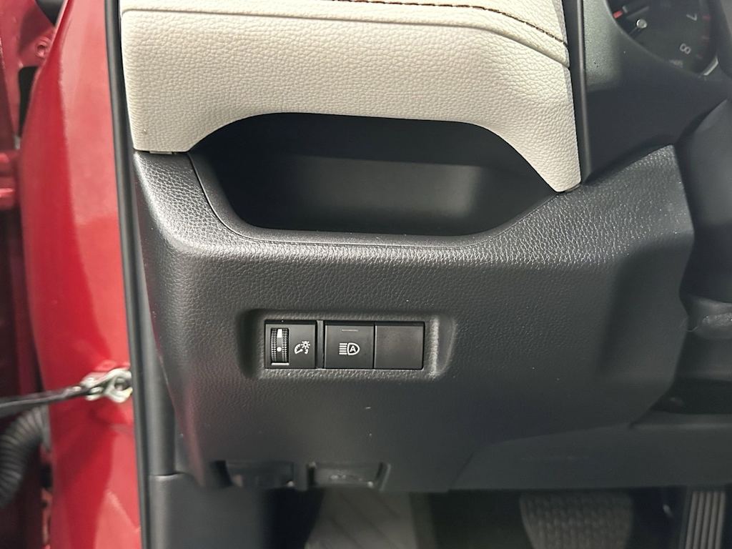 Thumbnail: 2022 Toyota RAV4 - 19