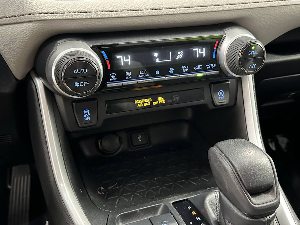 Thumbnail: 2022 Toyota RAV4 - 23