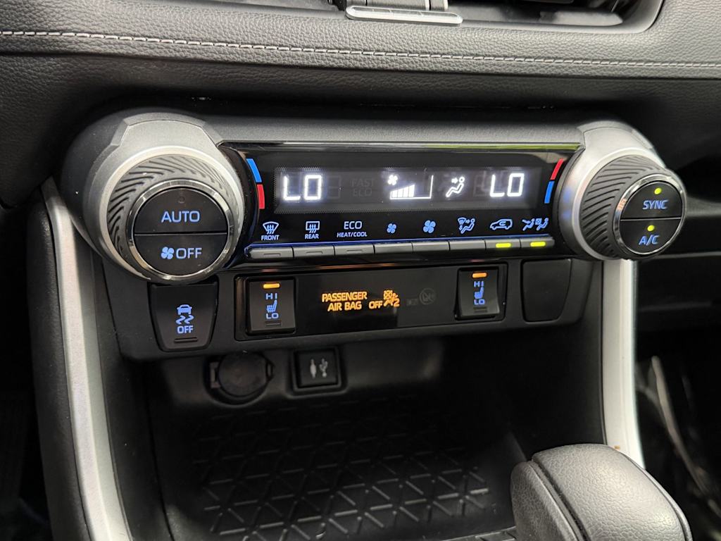 Thumbnail: 2019 Toyota RAV4 - 23