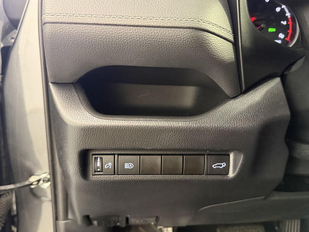 Thumbnail: 2019 Toyota RAV4 - 19