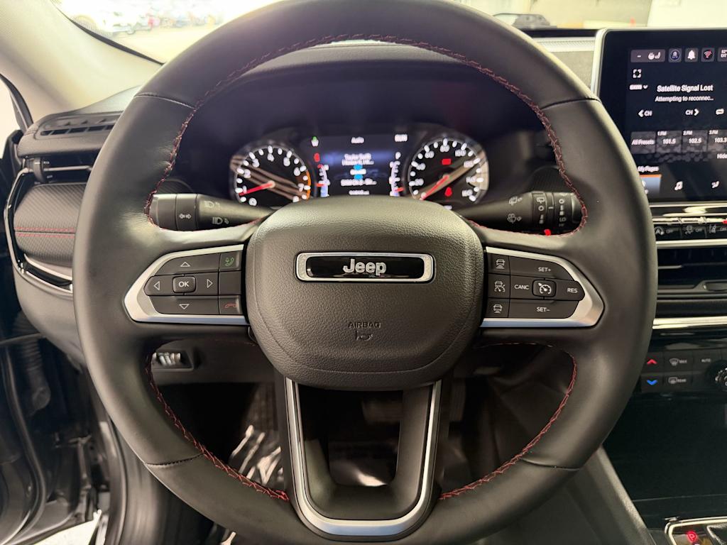 Thumbnail: 2022 Jeep Compass - 11
