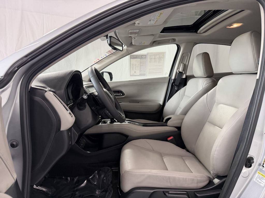 Thumbnail: 2016 Honda HR-V - 8