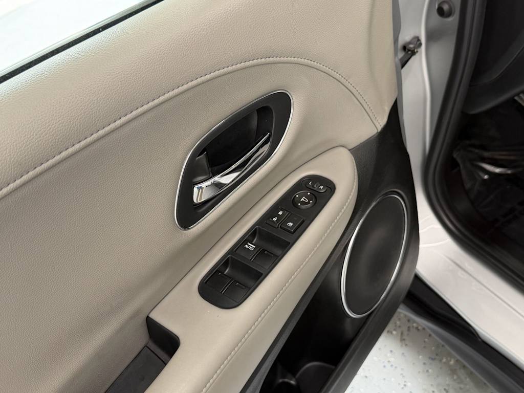 Thumbnail: 2016 Honda HR-V - 20