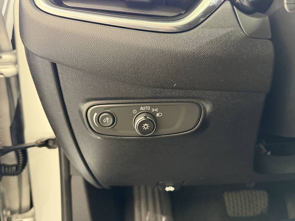 Thumbnail: 2019 Chevrolet Equinox - 20