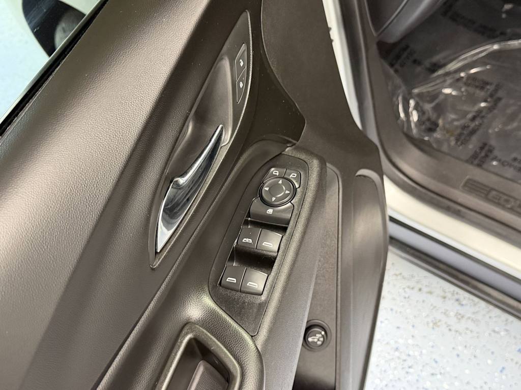 Thumbnail: 2019 Chevrolet Equinox - 18