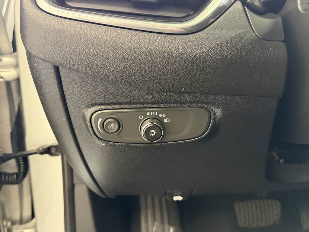 Thumbnail: 2019 Chevrolet Equinox - 20