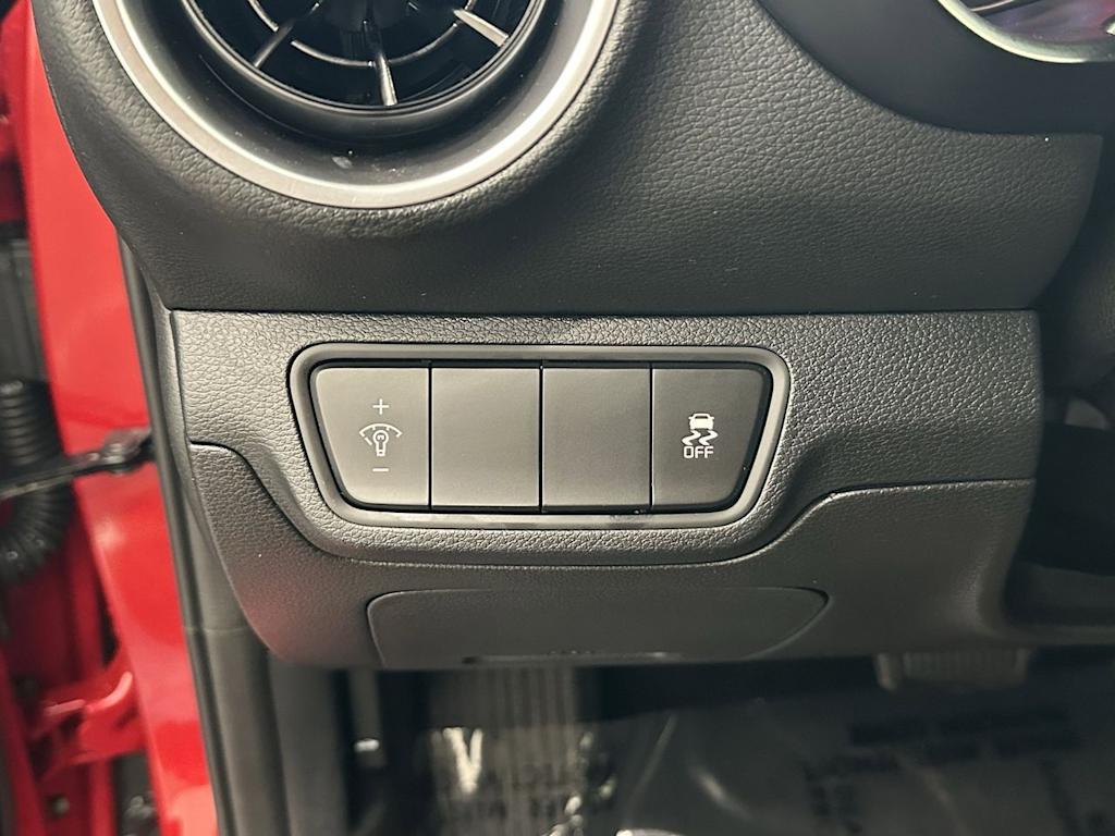 Thumbnail: 2024 Kia Forte - 19