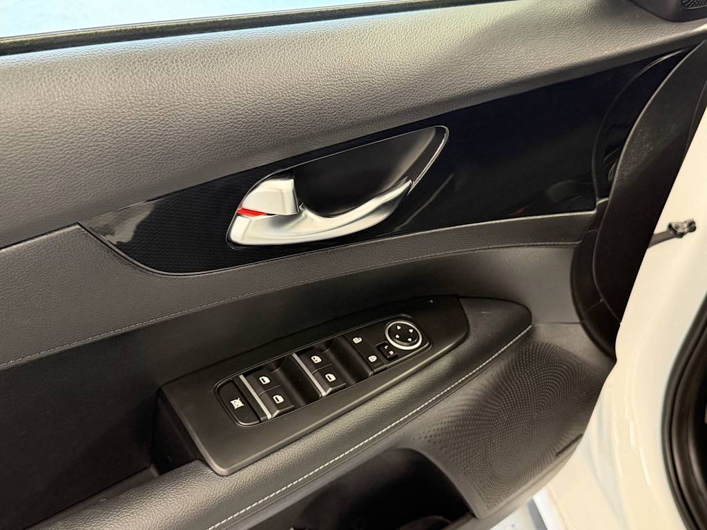 Thumbnail: 2024 Kia Forte - 20