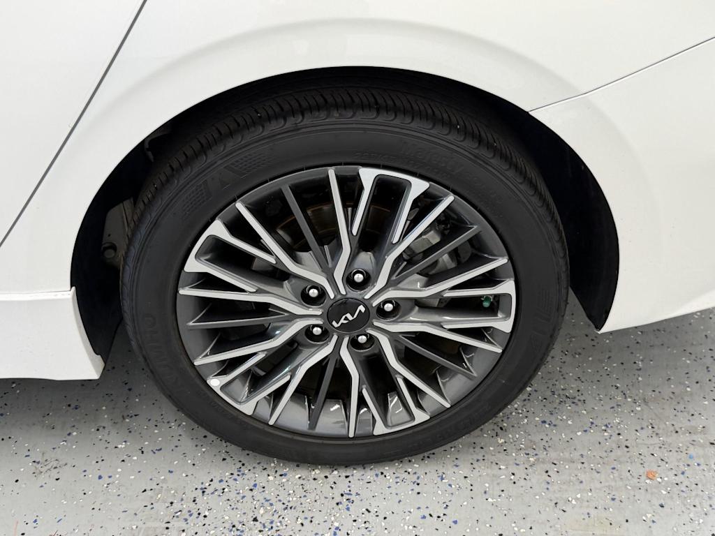 Thumbnail: 2024 Kia Forte - 7