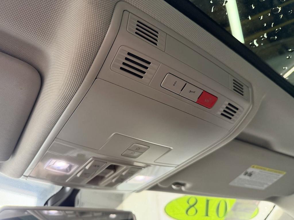 Thumbnail: 2018 Volkswagen Tiguan - 21