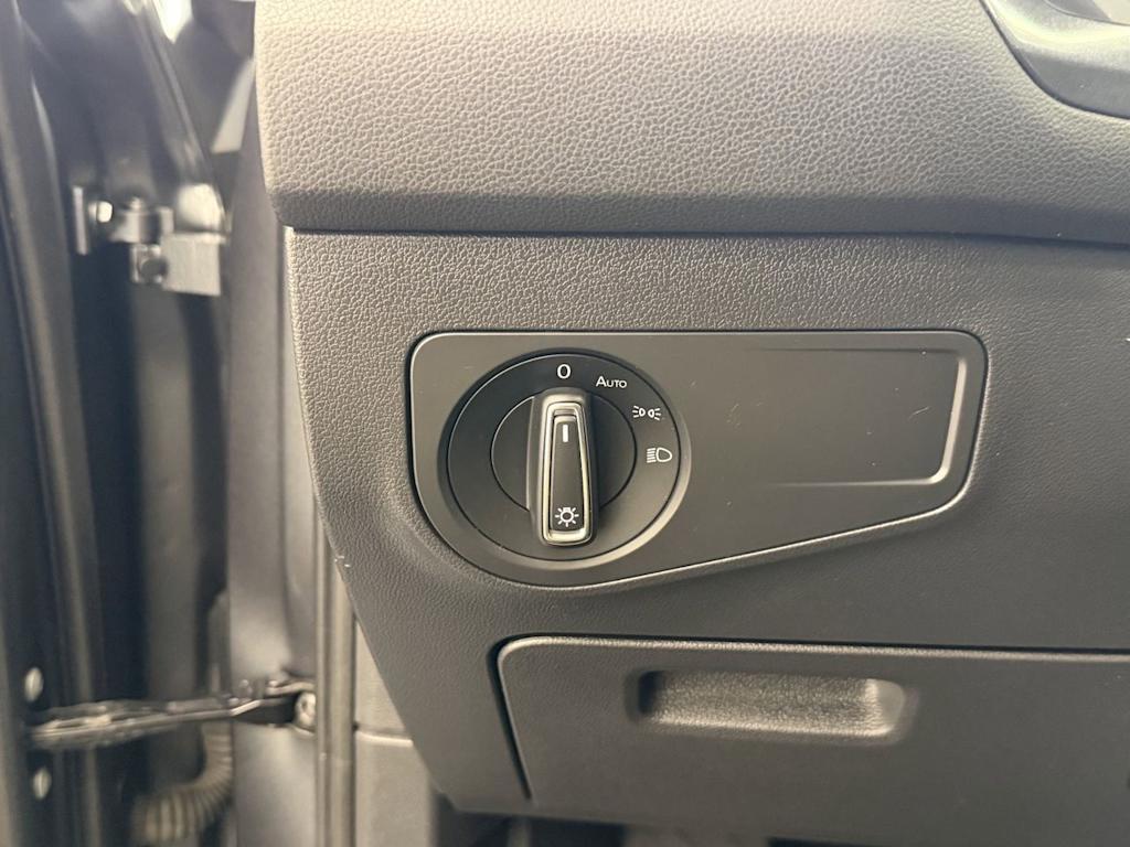 Thumbnail: 2018 Volkswagen Tiguan - 19