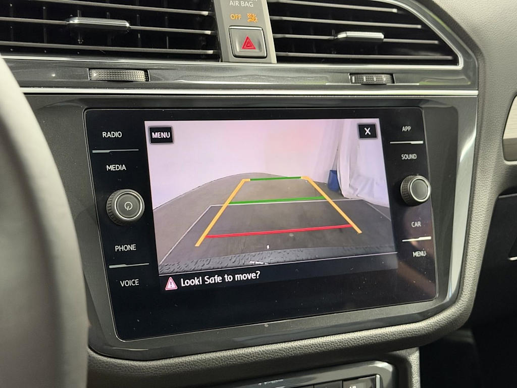 Thumbnail: 2018 Volkswagen Tiguan - 11