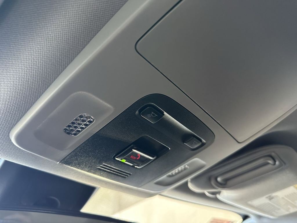 Thumbnail: 2022 Toyota Camry - 22