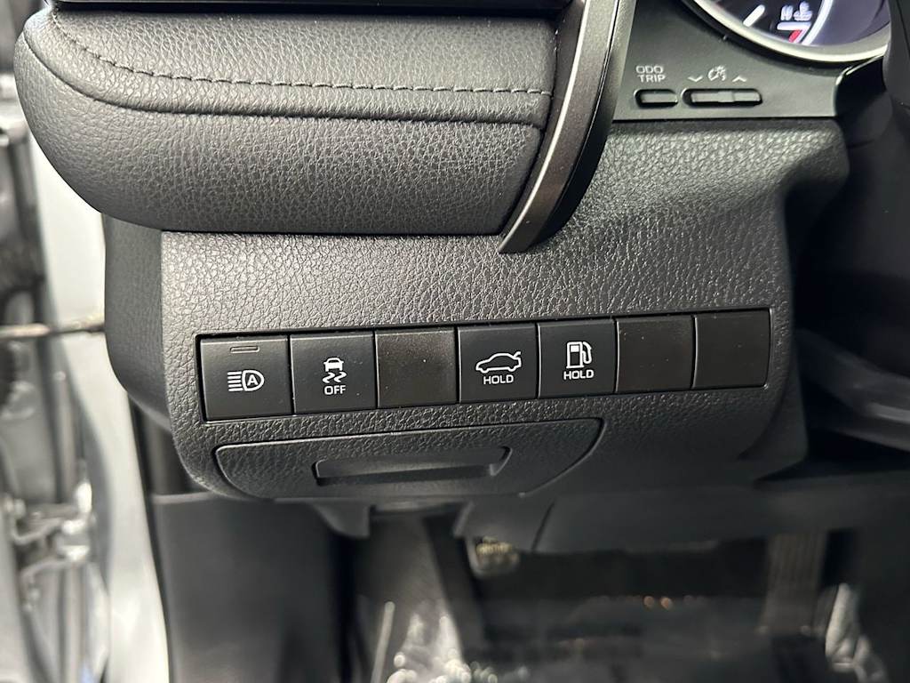 Thumbnail: 2022 Toyota Camry - 20