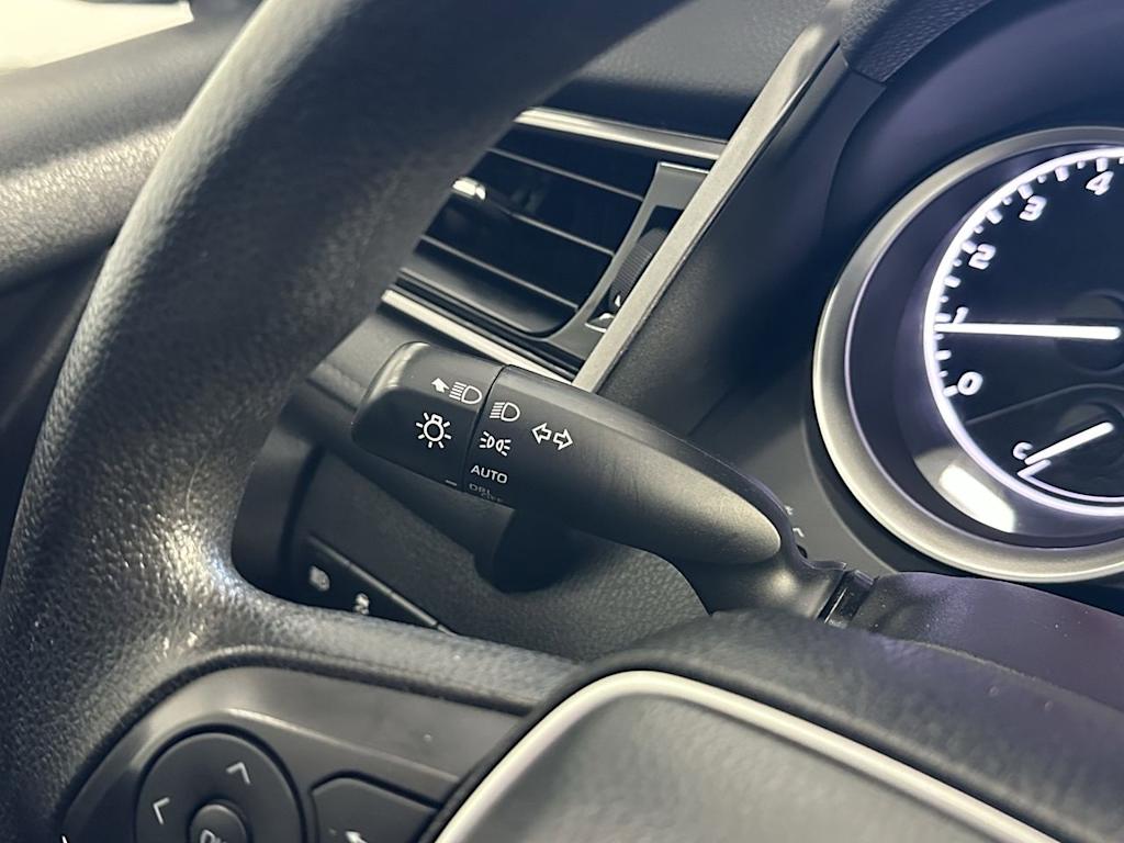 Thumbnail: 2022 Toyota Camry - 16