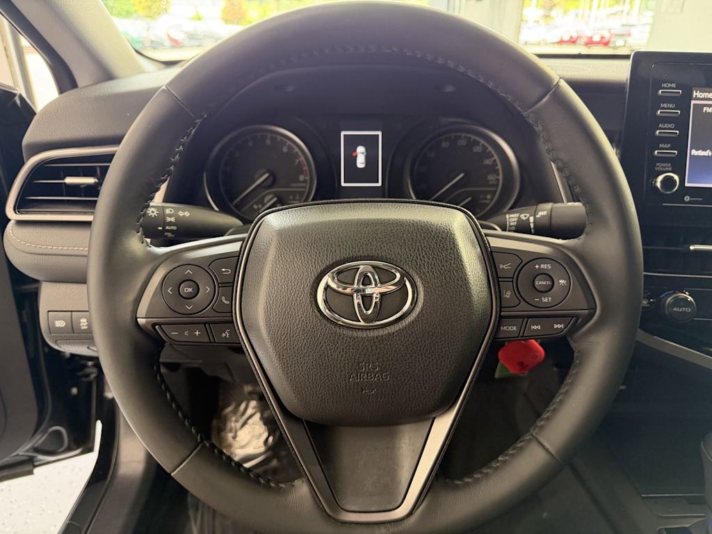 Thumbnail: 2022 Toyota Camry - 11