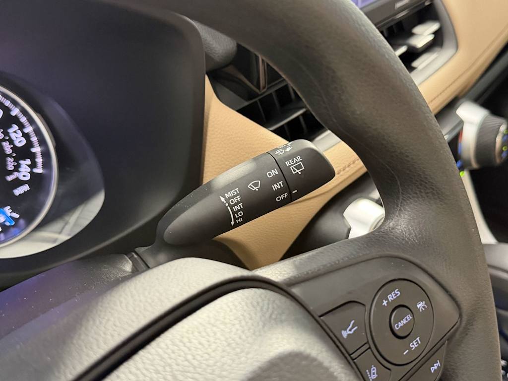 Thumbnail: 2022 Toyota RAV4 - 23