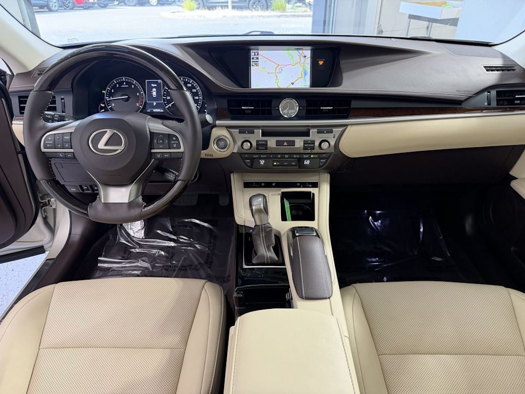 Thumbnail: 2017 Lexus ES - 8
