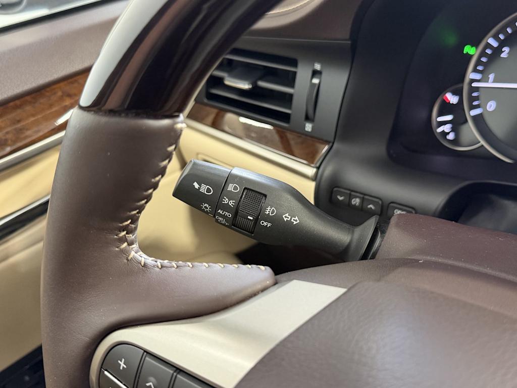 Thumbnail: 2017 Lexus ES - 20