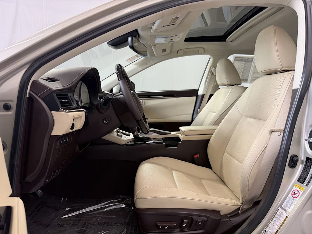 Thumbnail: 2017 Lexus ES - 9