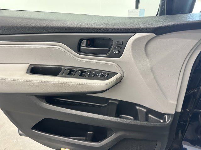 Thumbnail: 2018 Honda Odyssey - 19