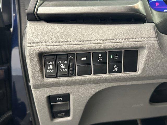 Thumbnail: 2018 Honda Odyssey - 20