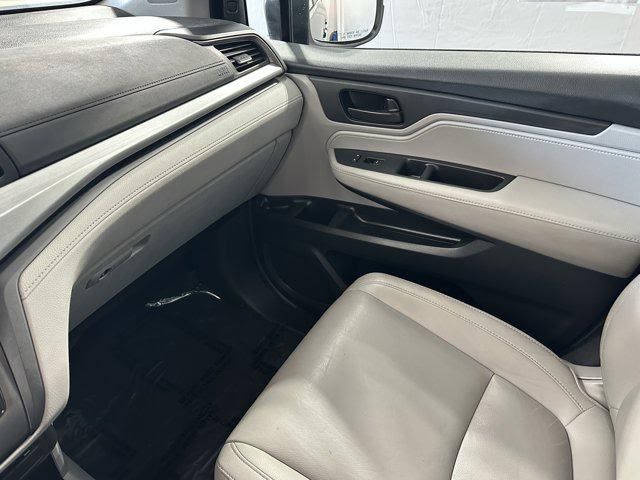 Thumbnail: 2018 Honda Odyssey - 25