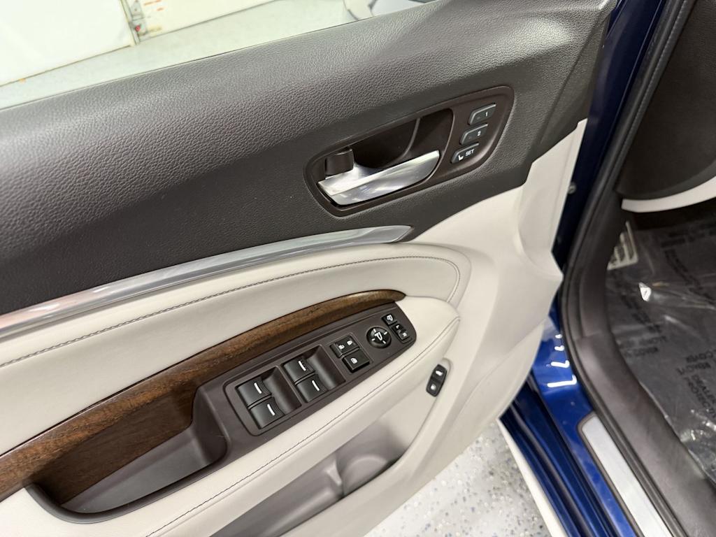 Thumbnail: 2019 Acura MDX - 18