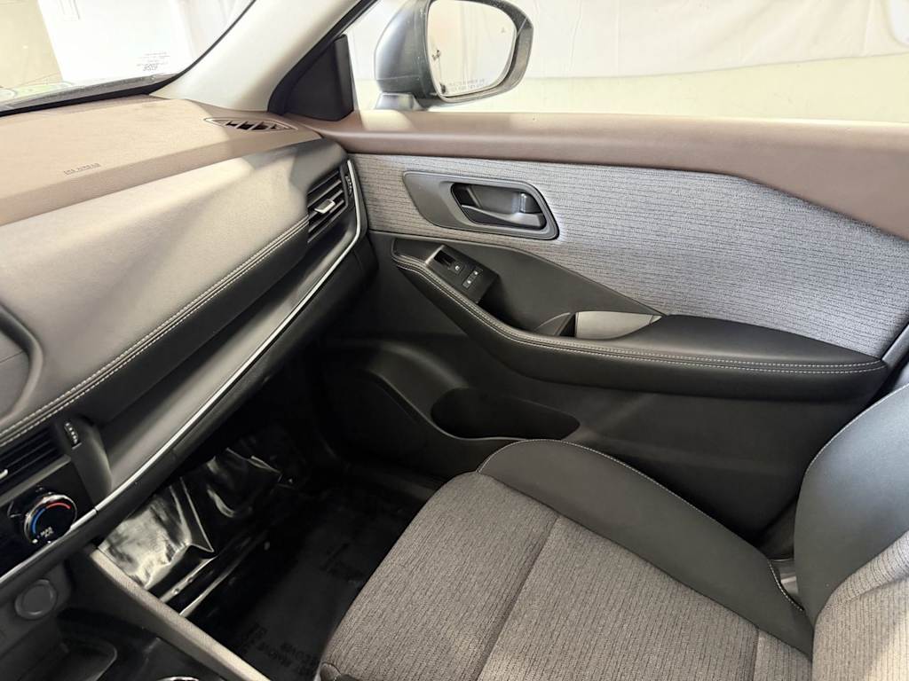 Thumbnail: 2021 Nissan Rogue - 25